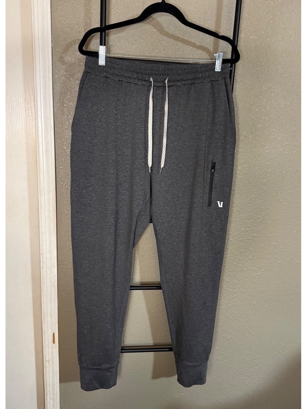 Vuori Sunday Performance Jogger Pants Charcoal Heather Men’s Size Large
